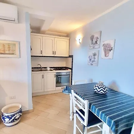 Lejlighed Panoramic 6 Beds In Marinella With Garden Sea View